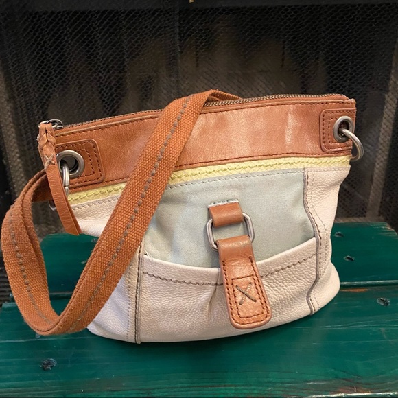 The Sak Bags The Sak Kendra Leather Crossbody Bag Handbag Zip Close